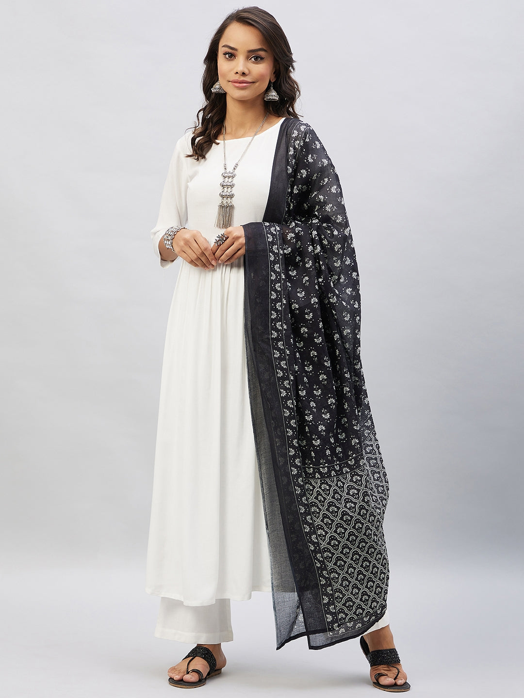 InWeave Women's Cream Anarkali Kurta Set With Black Chintz Print Dupatta