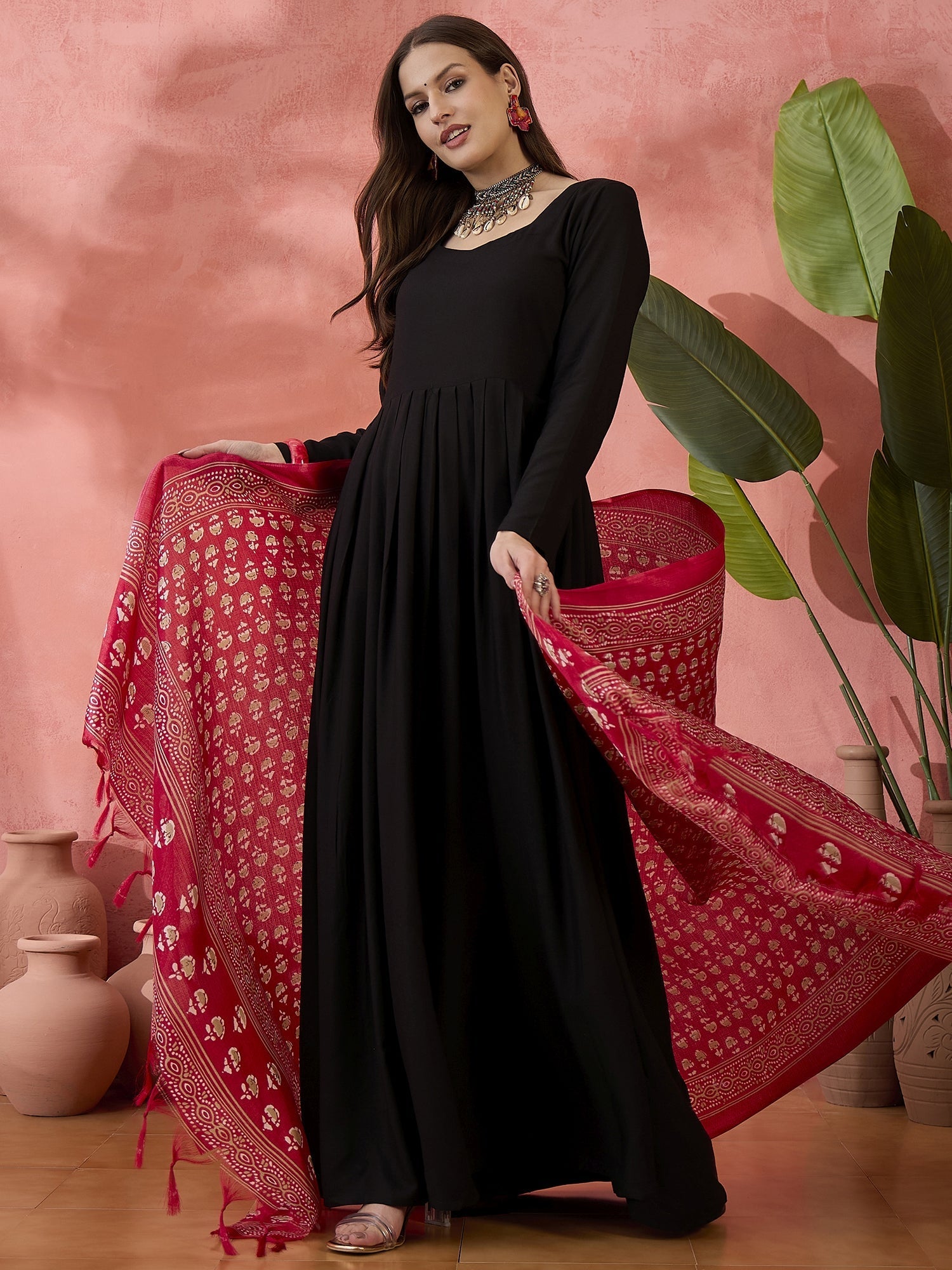 InWeave Black Sweetheart Kurta With Dupatta