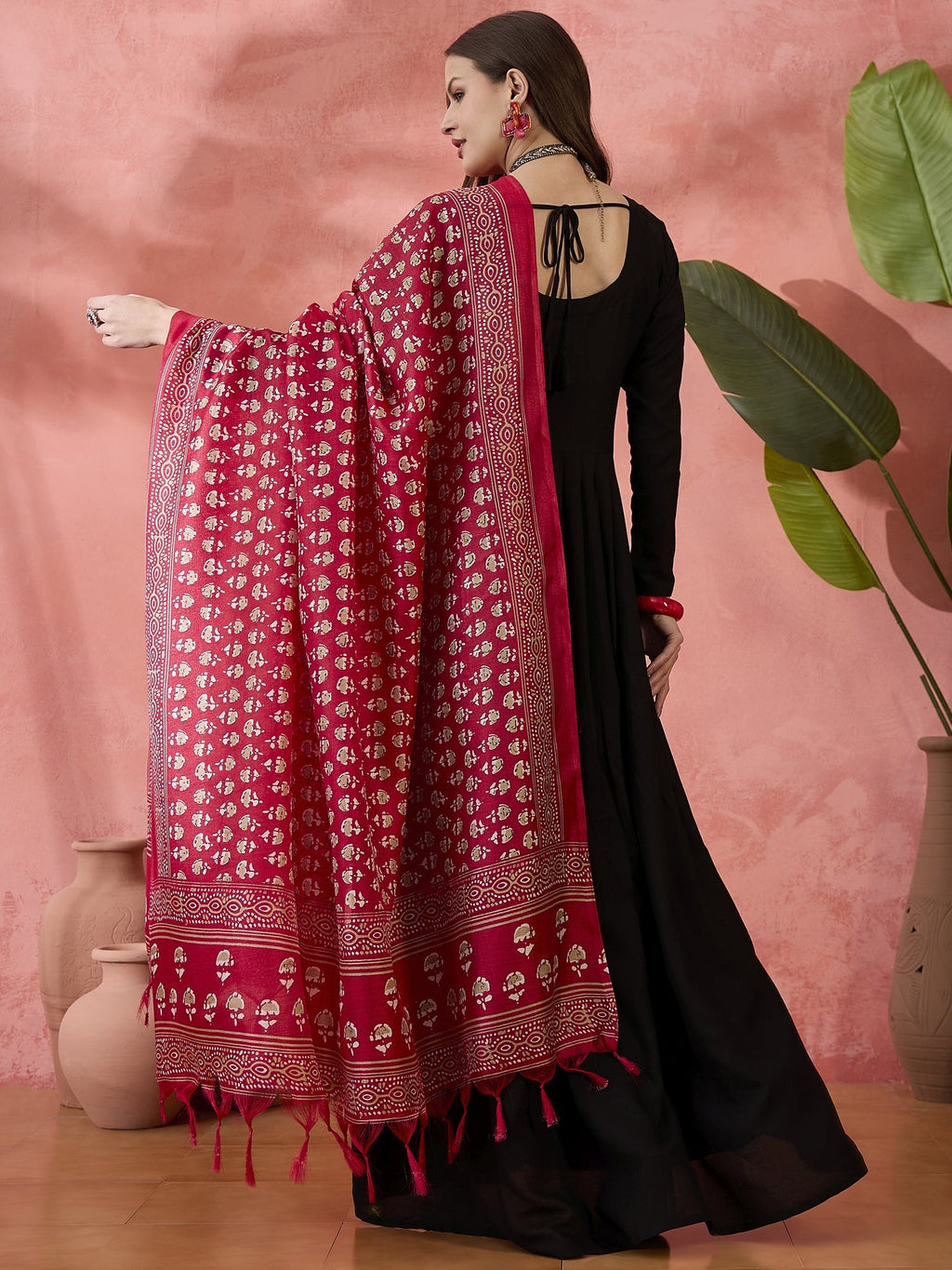InWeave Black Sweetheart Kurta With Dupatta