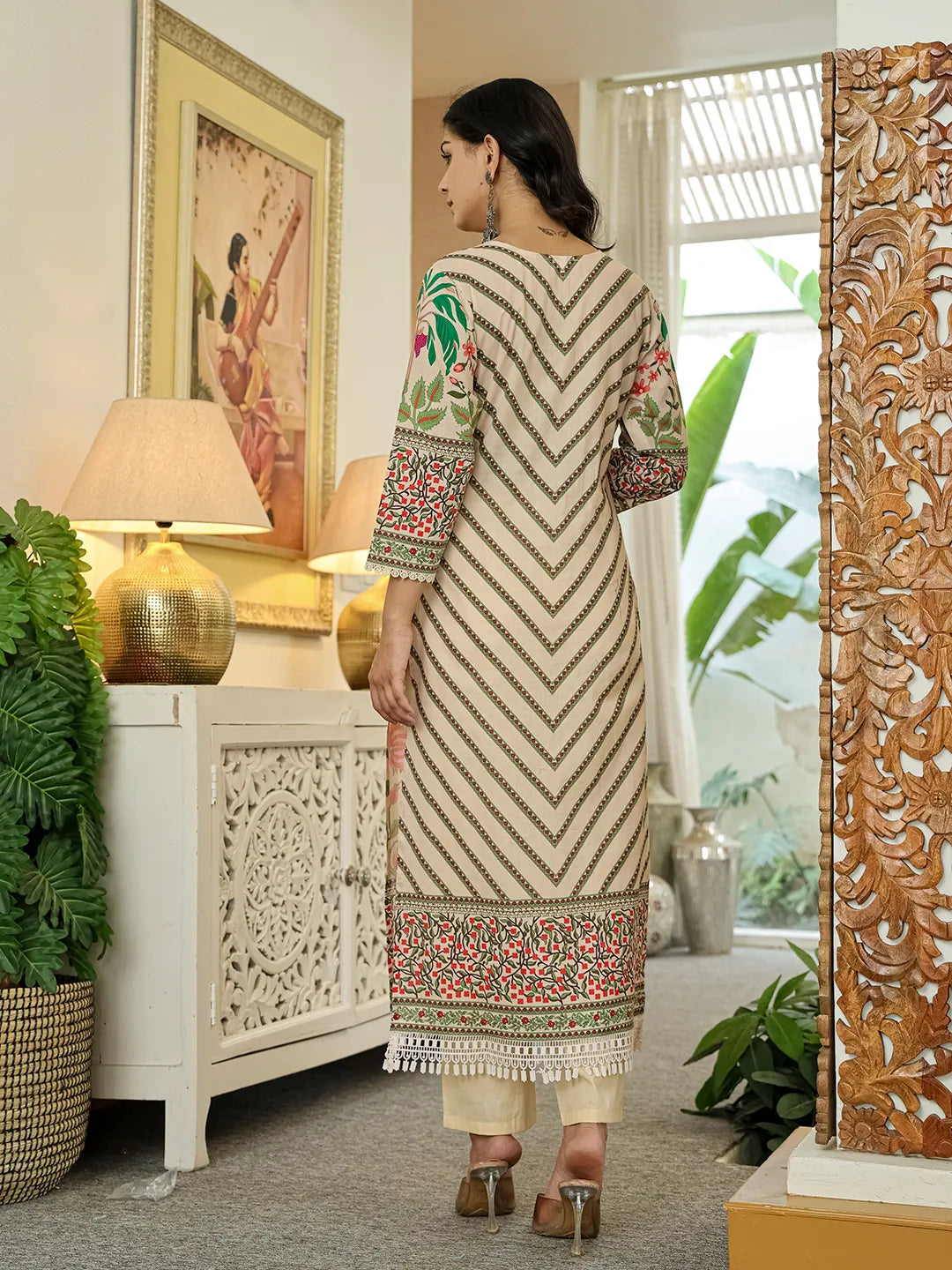Yufta Pink Cotton Straight Floral Print Beads And Stones Lace Work Kurta Dupatta Set - Distacart