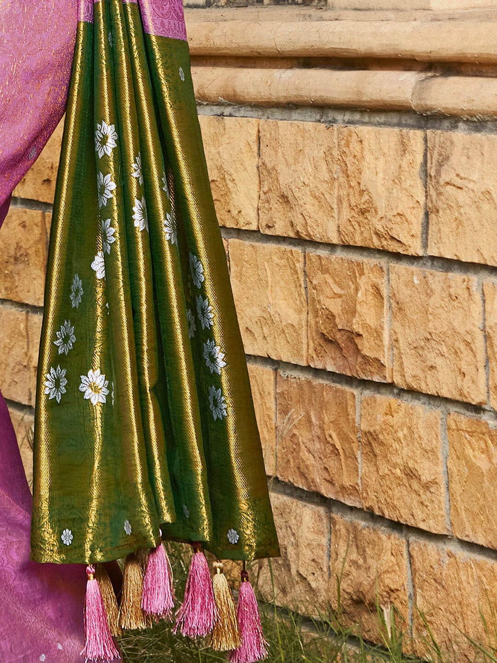 Saree Mall Ethnic Motifs Woven Design Zari Silk Blend Kanjeevaram Sarees
