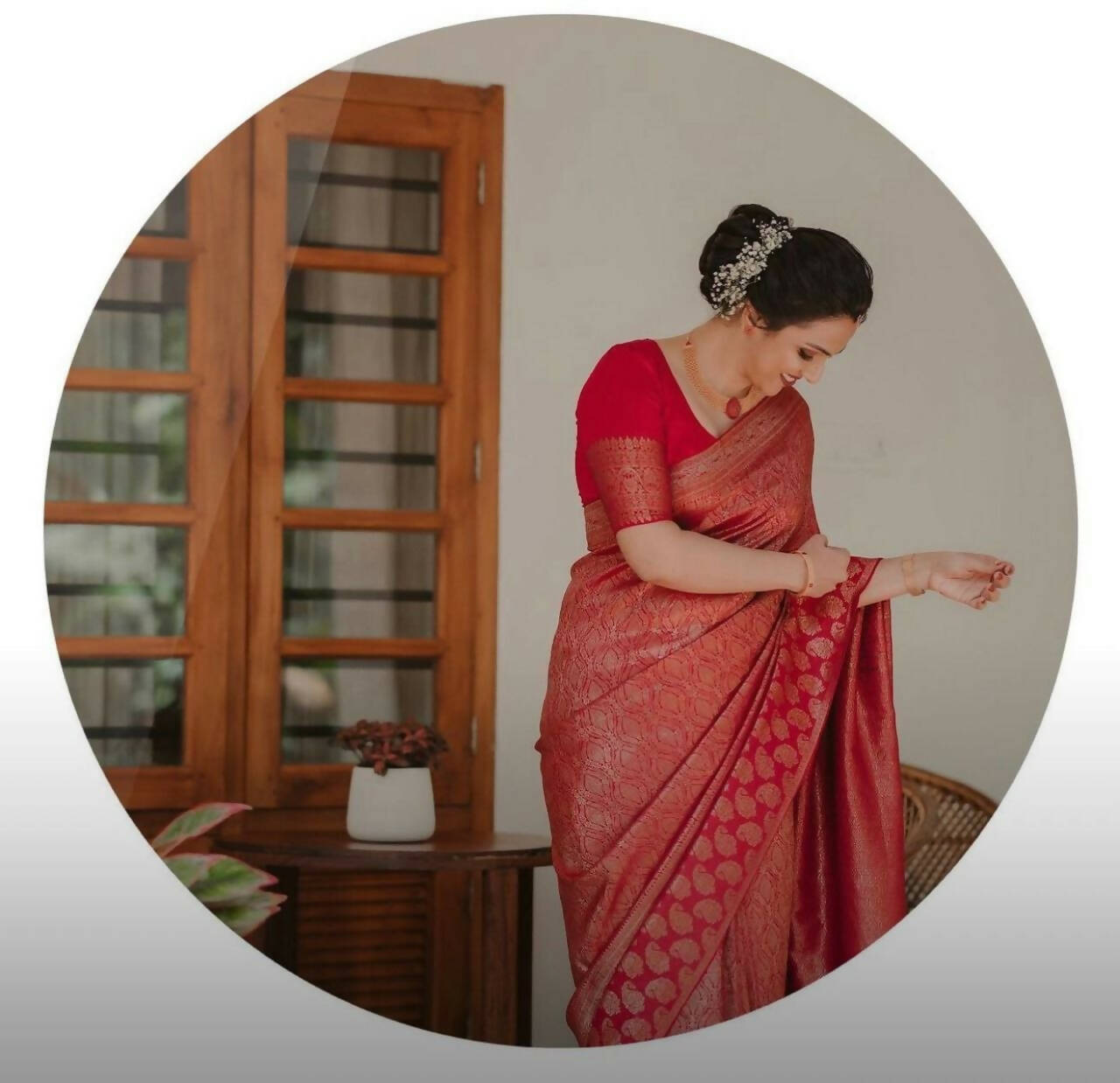DEIANA'S Beautiful Designer Golden zari Soft Lichi Silk Saree - Red