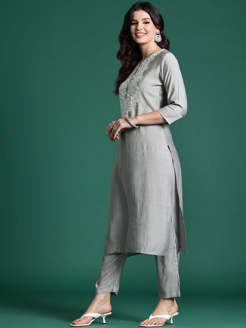 Indo Era Ethnic Motifs Embroidered Thread Work Kurta with Trousers - Distacart