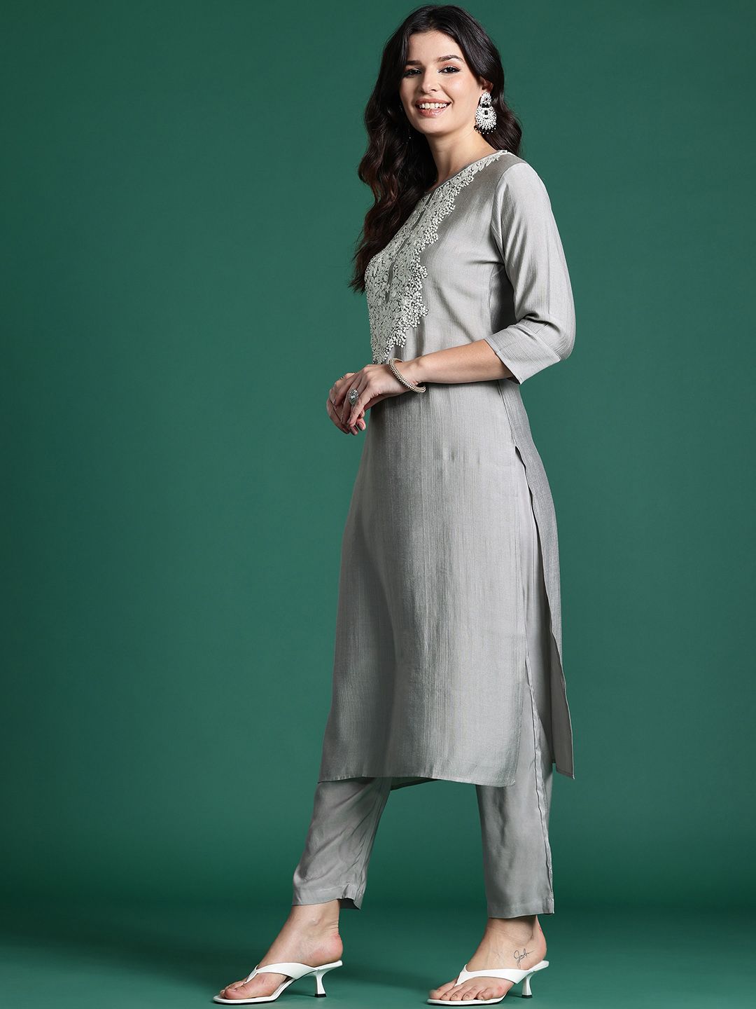 Indo Era Ethnic Motifs Embroidered Thread Work Kurta with Trousers - Distacart
