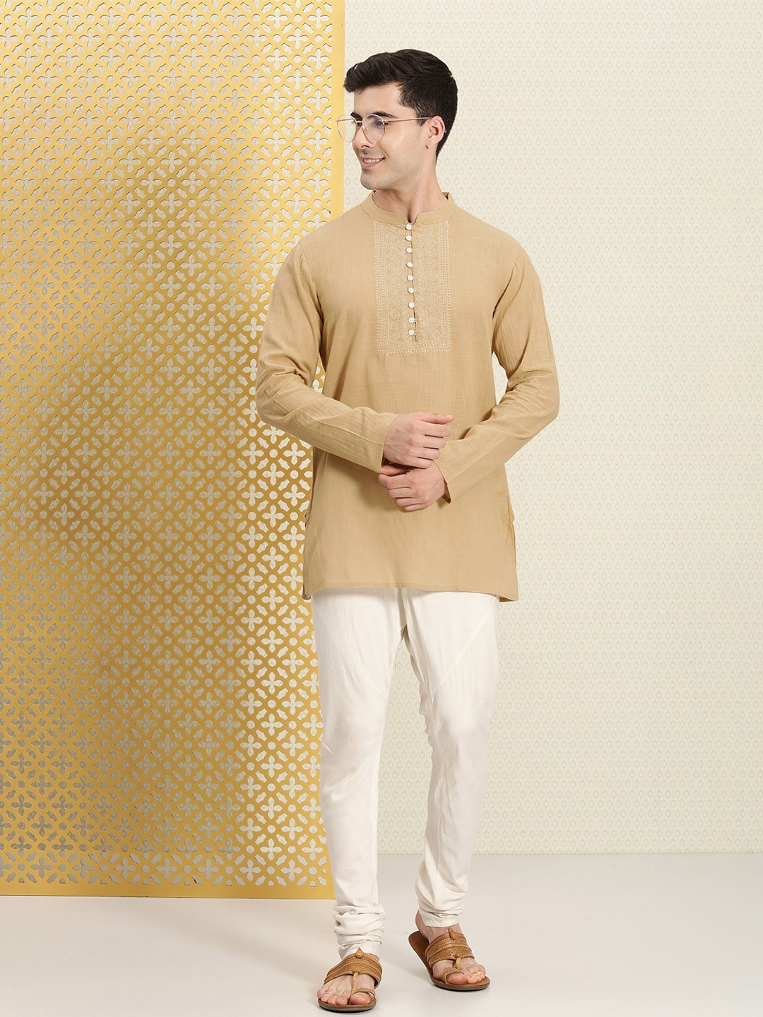 House of Pataudi Men Pure Cotton Solid Chikankari Jashn Short Kurta
