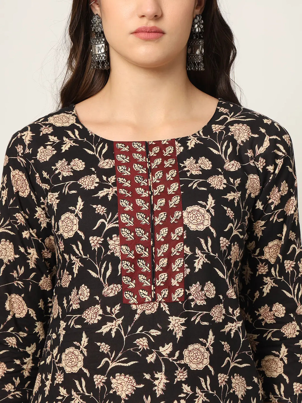 Yufta Piping On Yoke Floral Print Black Cotton Kurta Set With Dupatta Set
