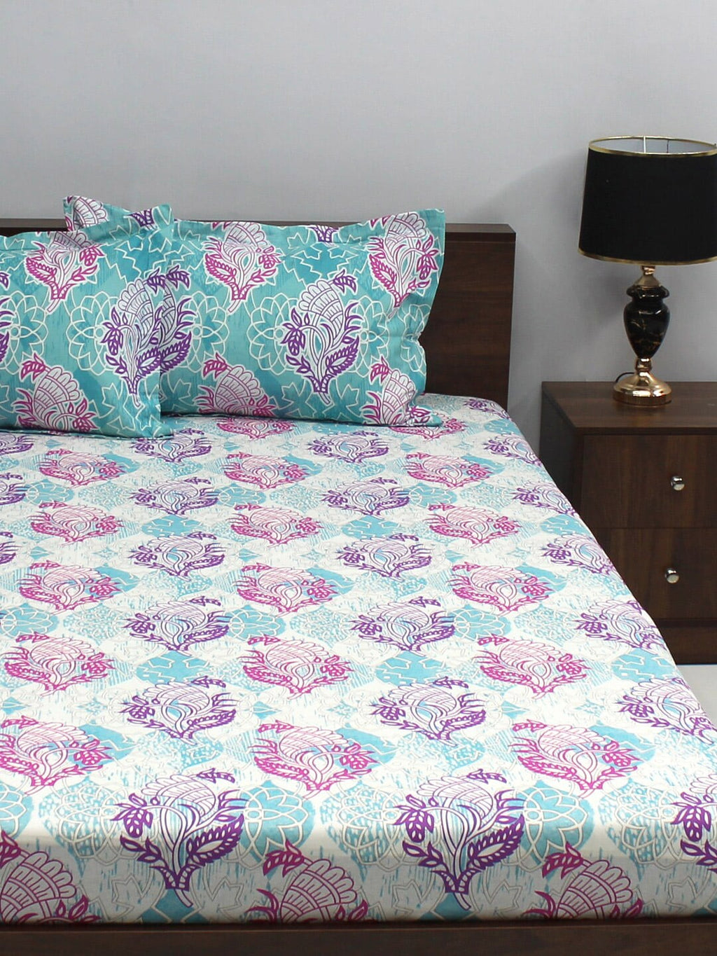 BOMBAY DYEING Pink & Blue Ethnic Motifs Cotton 110 TC Queen Bedsheet With 2 Pillow Covers