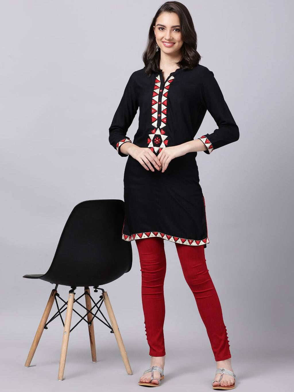 Souchii Women Black Geometric Embroidered Grandeur & Majestic Artwork Kurta - Distacart