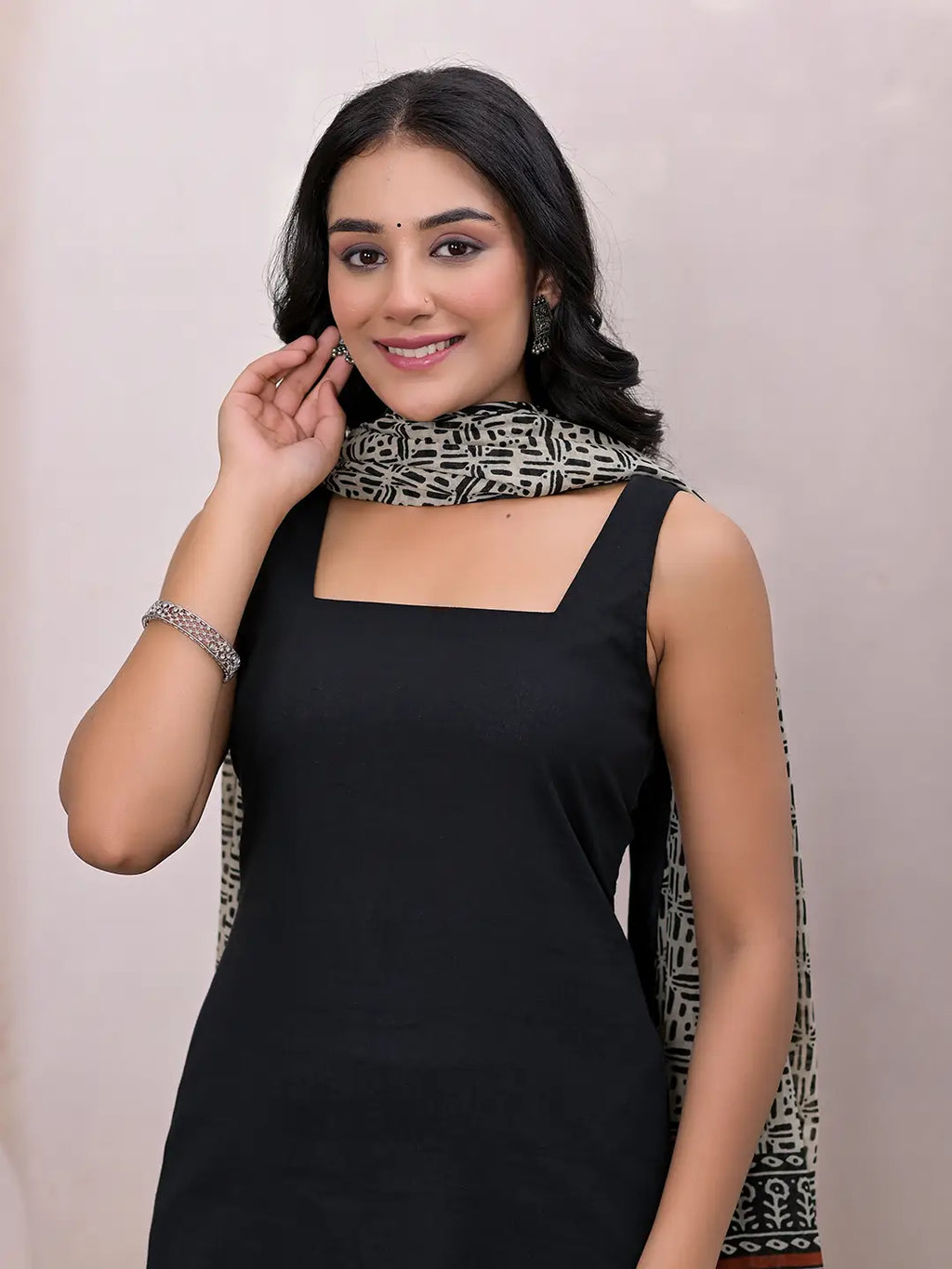 Yufta Black & Beige Pure Cotton Straight Kurta Dupatta Set