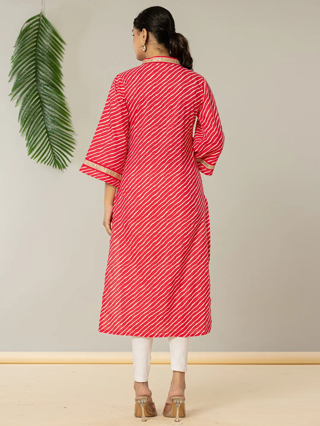 Yufta Cotton Pink Leheriya Kurta