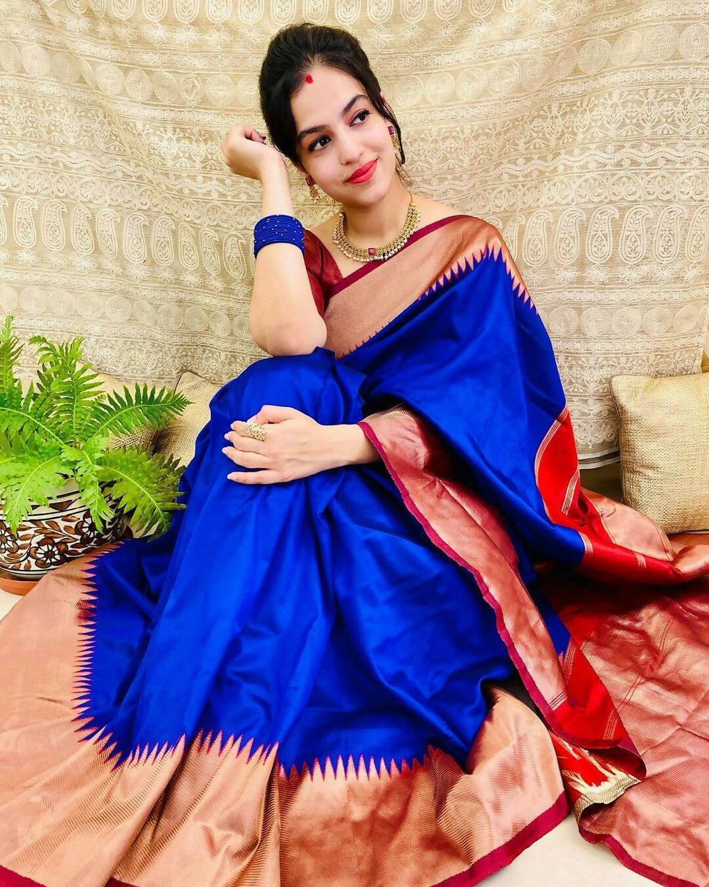 DEIANA'S Beautiful Designer Golden zari Soft Lichi Silk Saree - Blue