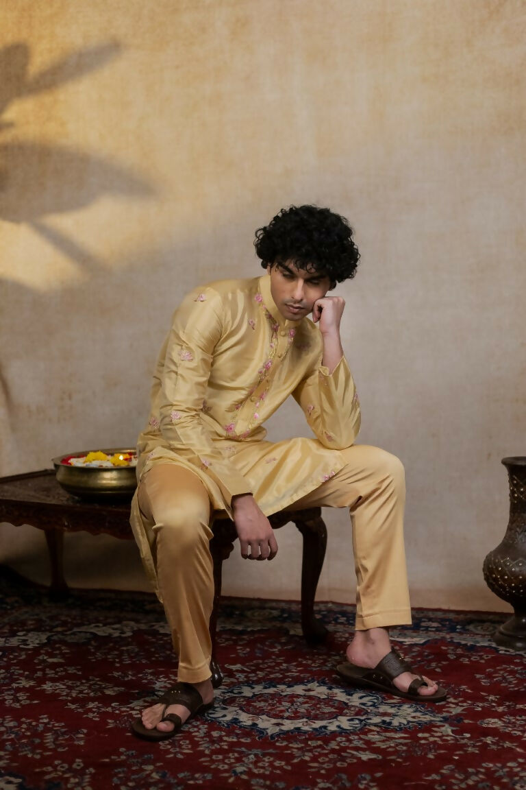 Semi Pattu Gold Padmajaal Kurta Set By Hilo Design