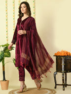 Myshka Women's Magenta Velvet Kurta & Trousers With Dupatta Party Sets