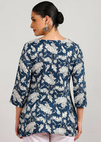 Aavyora Women's Navy Blue & White Floral Printed Tunic - Distacart
