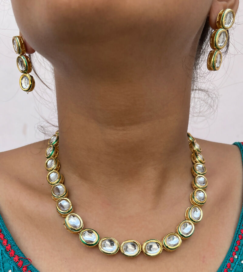 Joban Fashion Hand Made High Quality Gold Plated Base Metal Alloy Kundan Stone Studded Kundan Jewellery Set