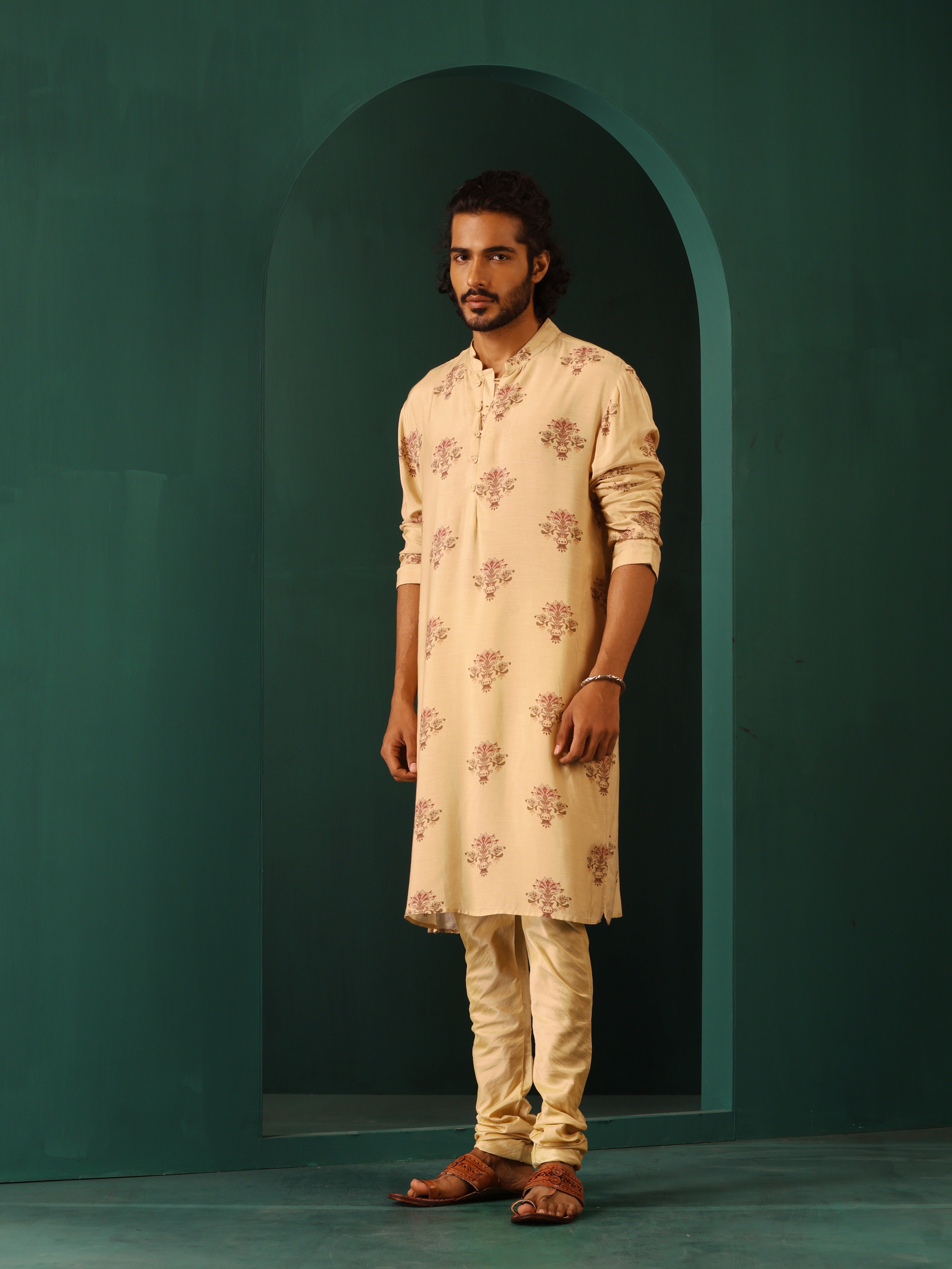 trueBrowns Men's Beige Floral Bunch Muslin Silk Printed Long Kurta