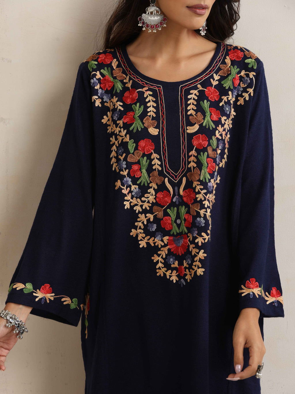 trueBrowns Blue Kashmiri Embroidered Woollen Phiran Kurta - Distacart