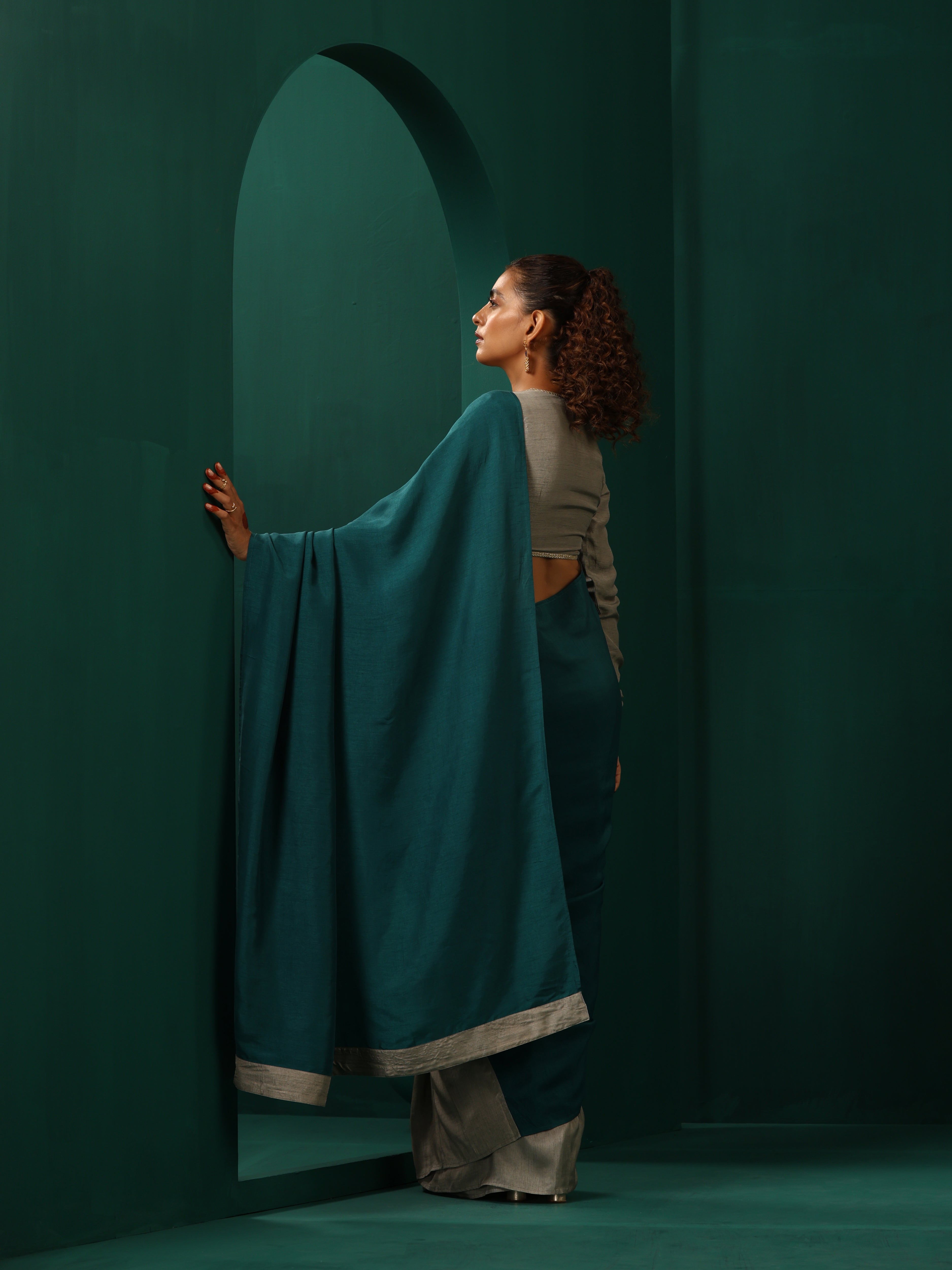 trueBrowns Teal Grey Silk Ready to Wear Saree
