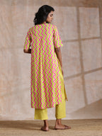 trueBrowns Lime Pink Zig-Zag Lines Print Cotton Kurta Pant Set | Relove - Distacart