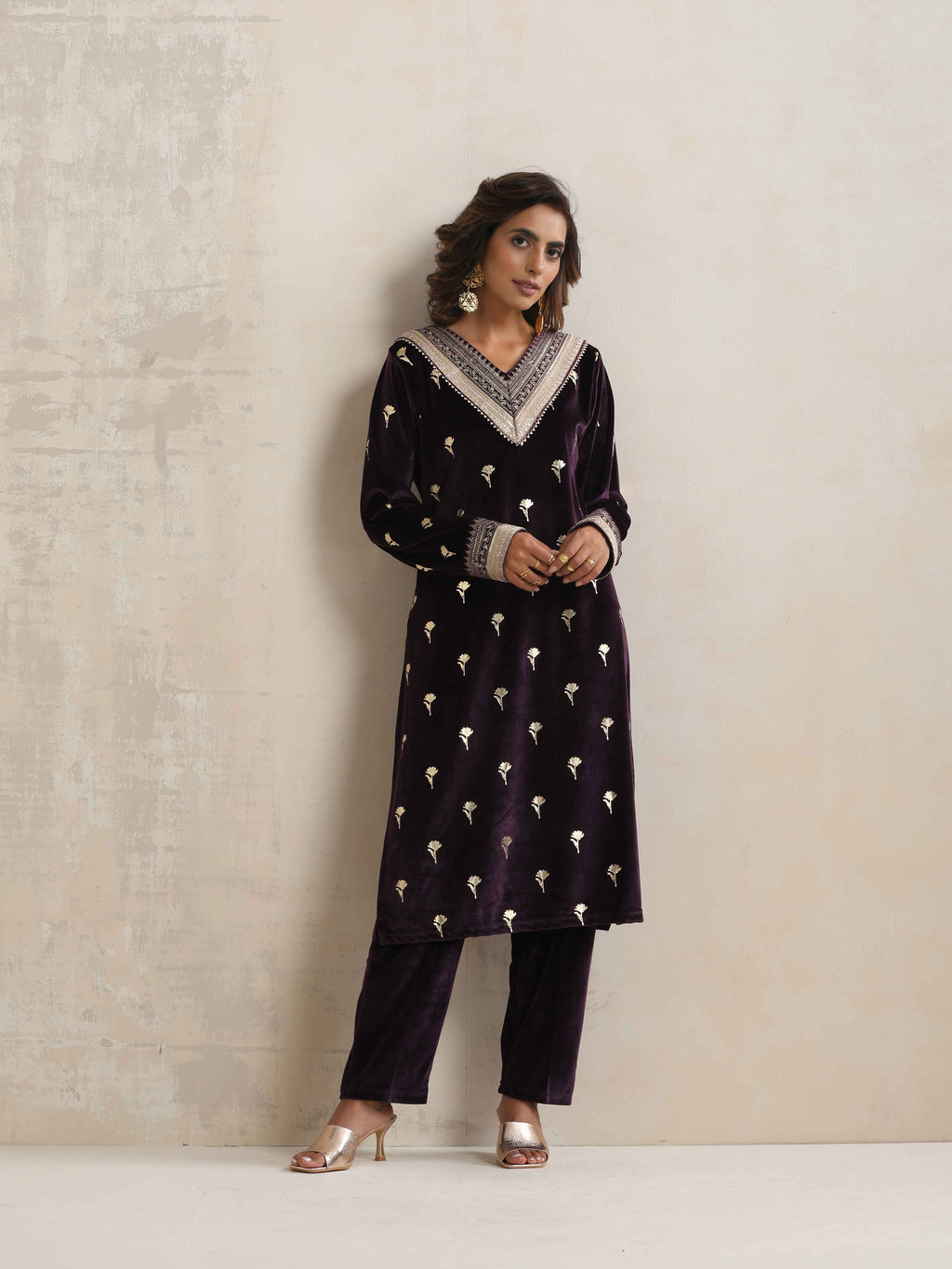 trueBrowns Wine Velvet Floral Embroidered Kurta Pant Dupatta Set - Distacart
