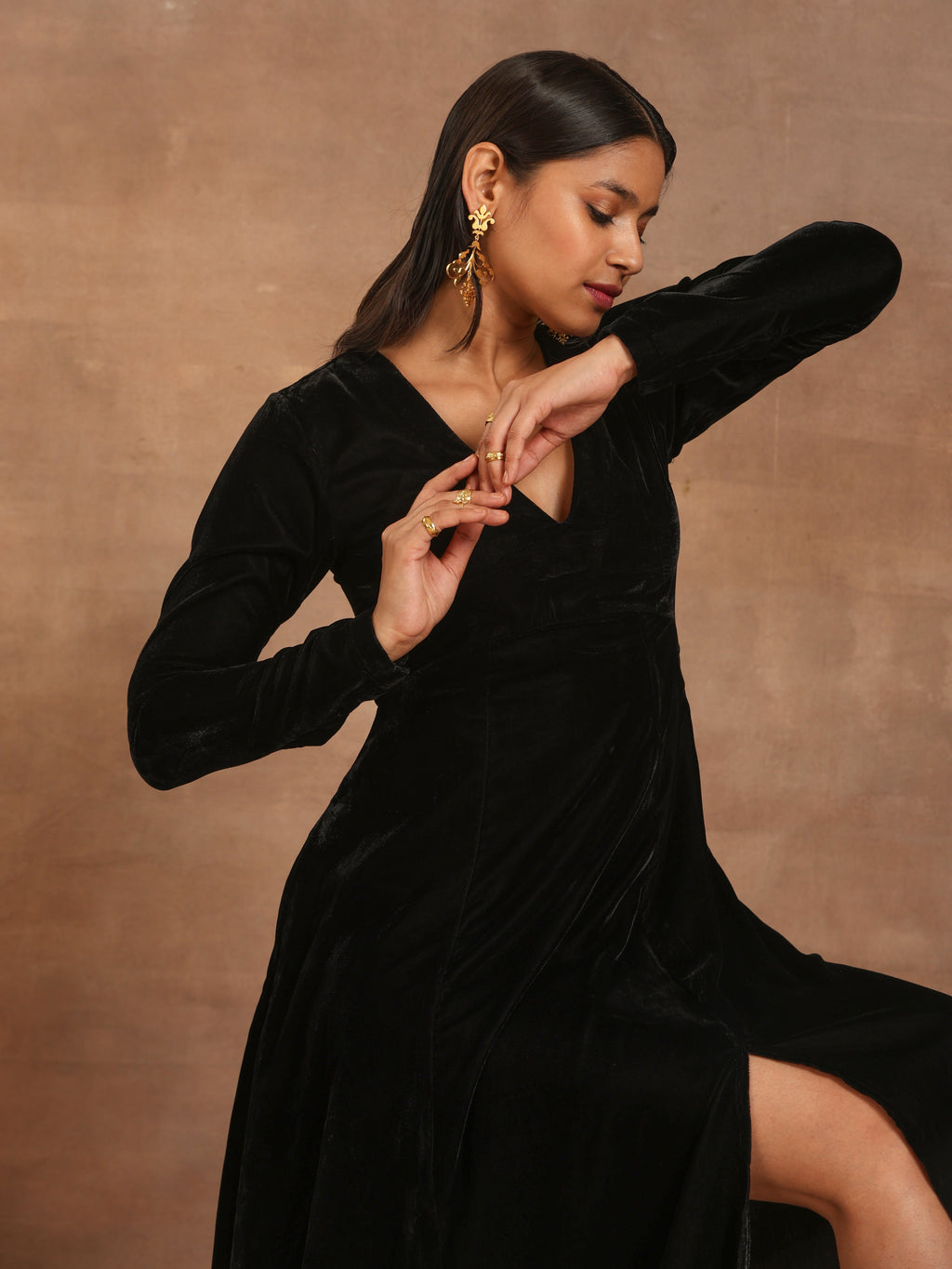 trueBrowns Black Velvet Dress - Distacart