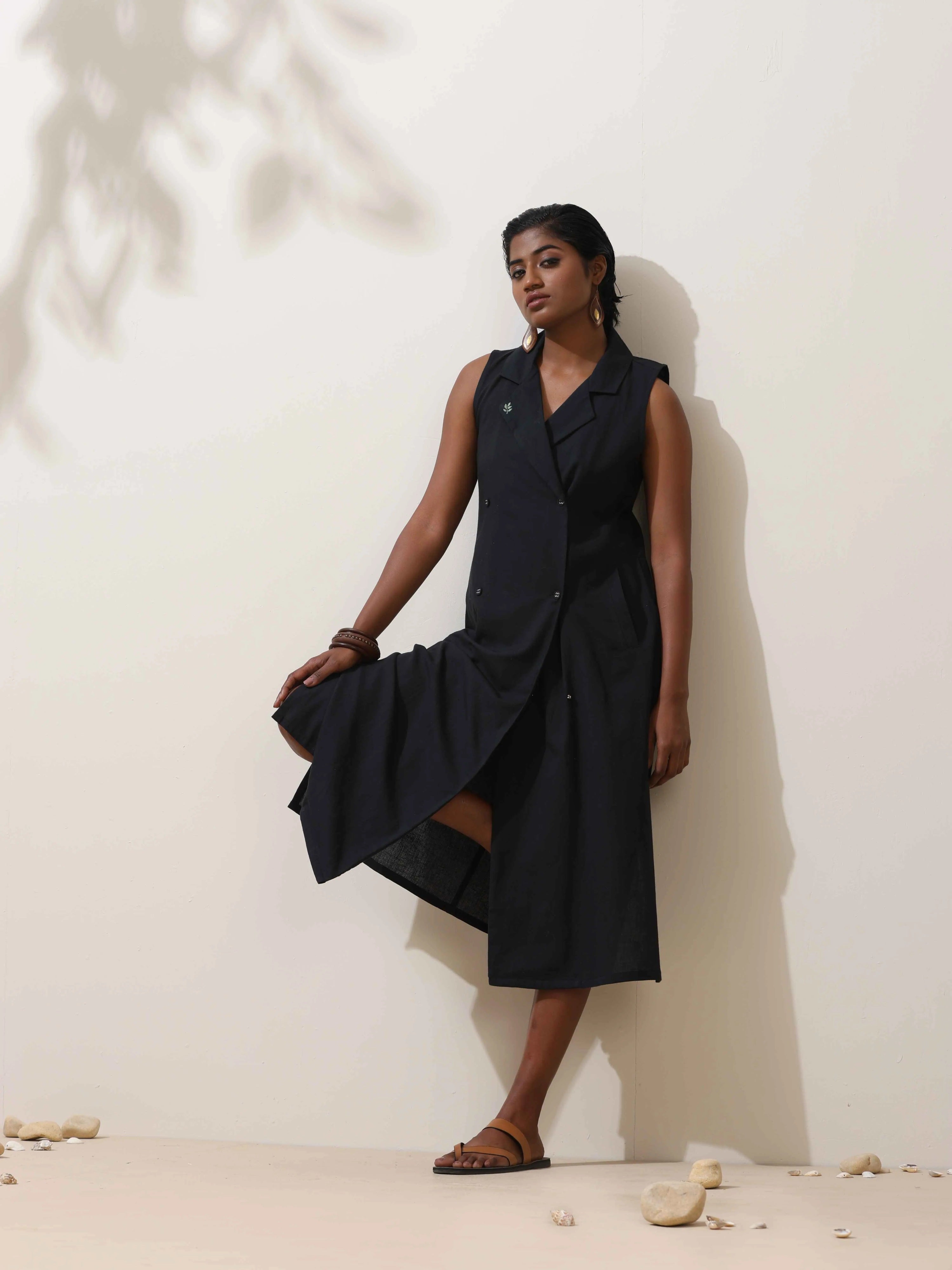 trueBrowns Black Cotton Linen Dress - Distacart