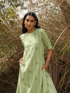 trueBrowns Green Cotton Dobby Embroidered Kurta Set - Distacart