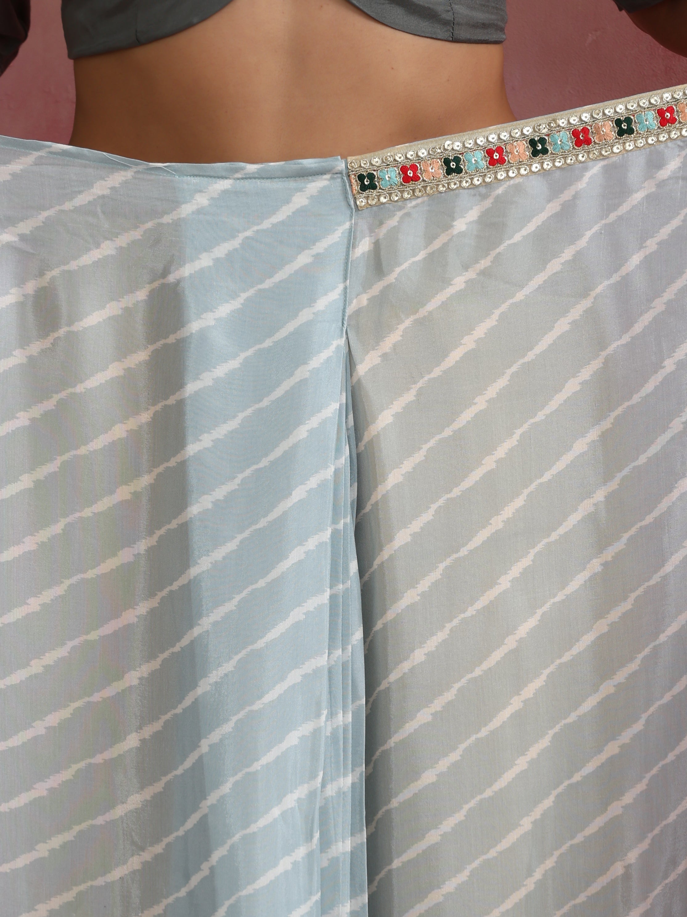trueBrowns Grey Muslin Silk Saree