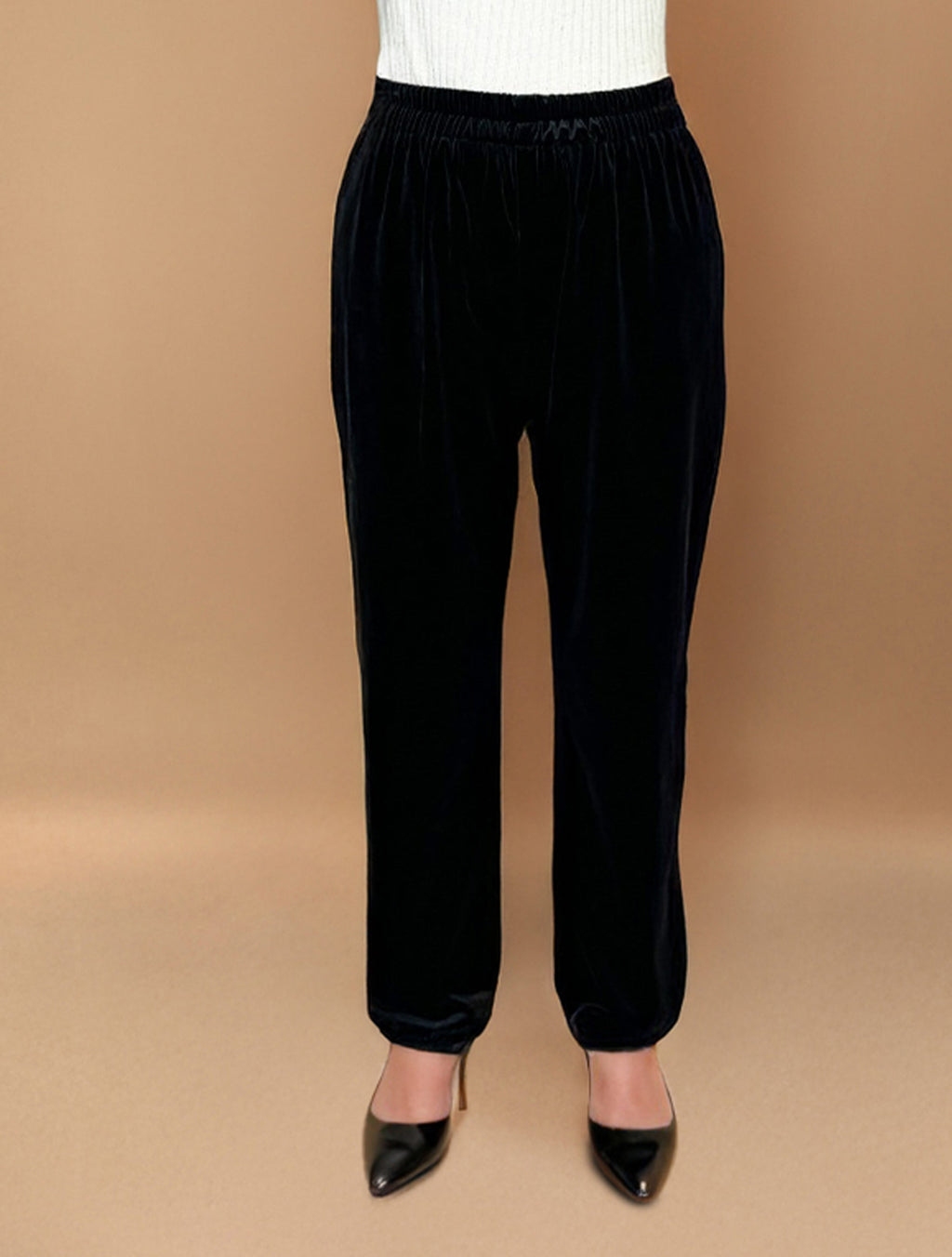 trueBrowns Black Velvet Embroidered Kurta Set - Distacart