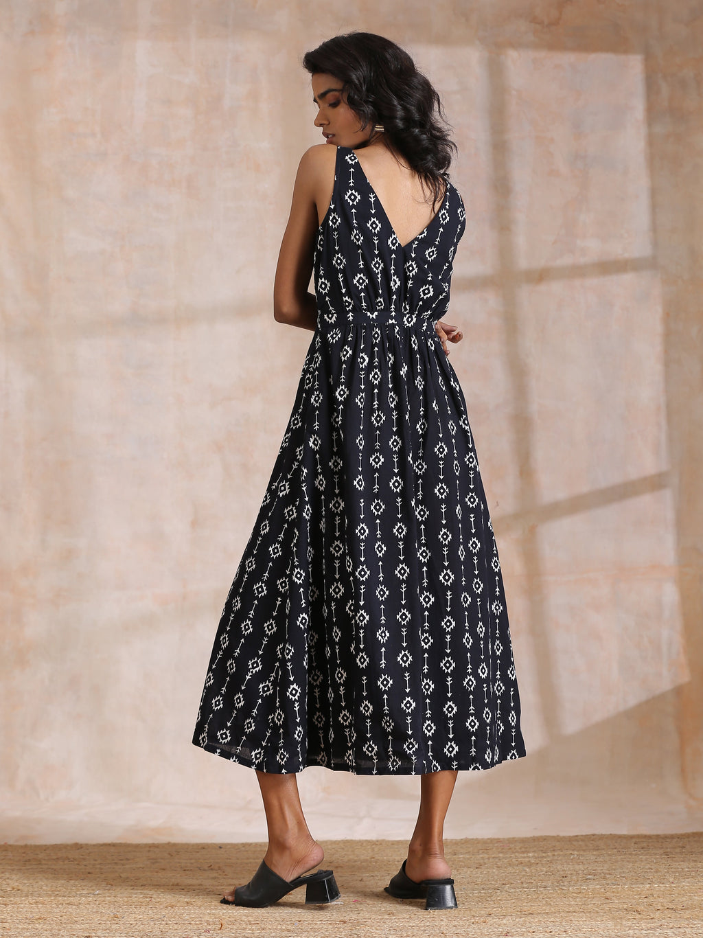trueBrowns Black White Geometric Print Cotton Sleeveless Wrap Dress - Distacart