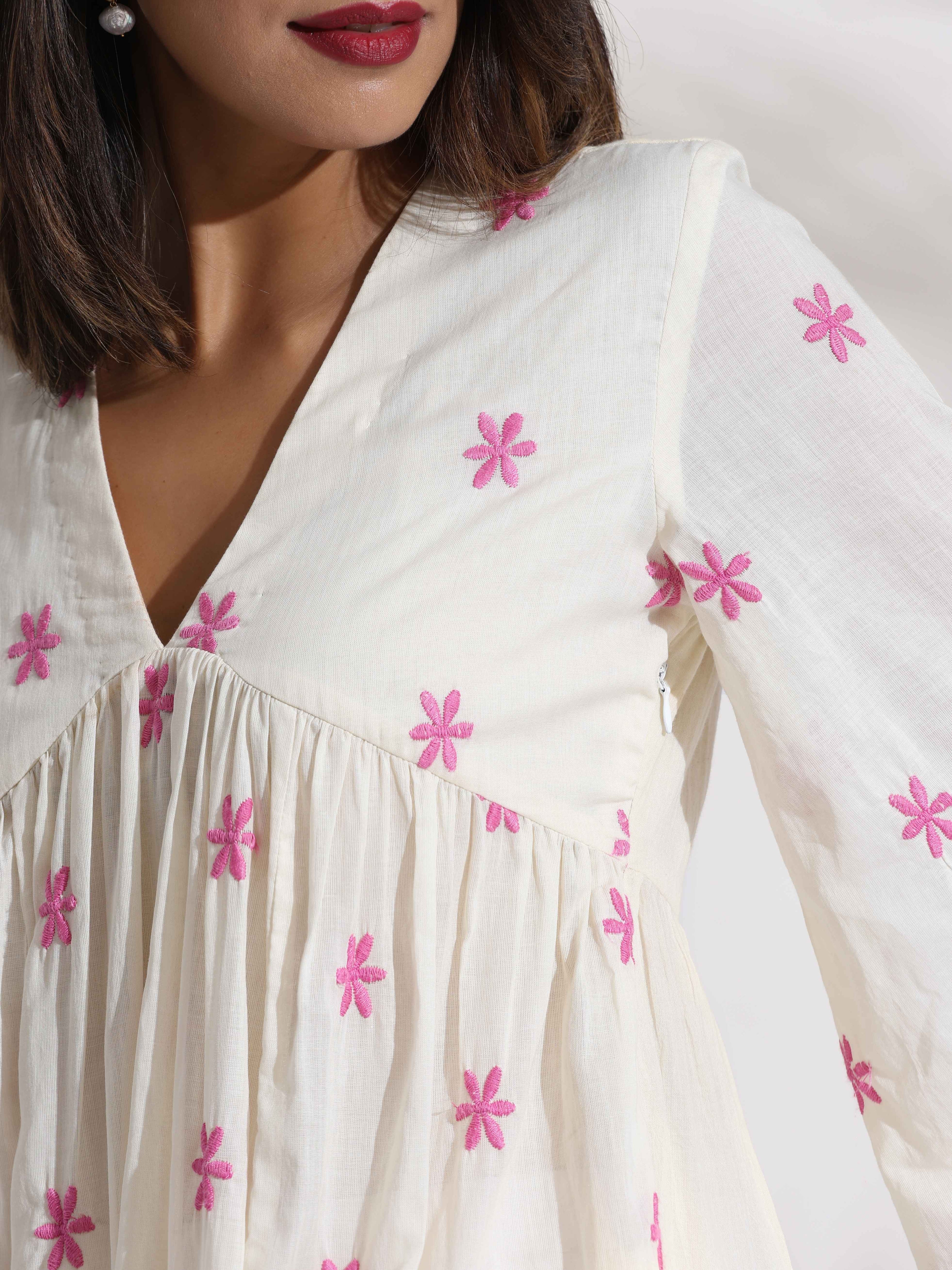 trueBrowns Off-White Cotton Floral Embroidered Flared Kurta Set - Distacart