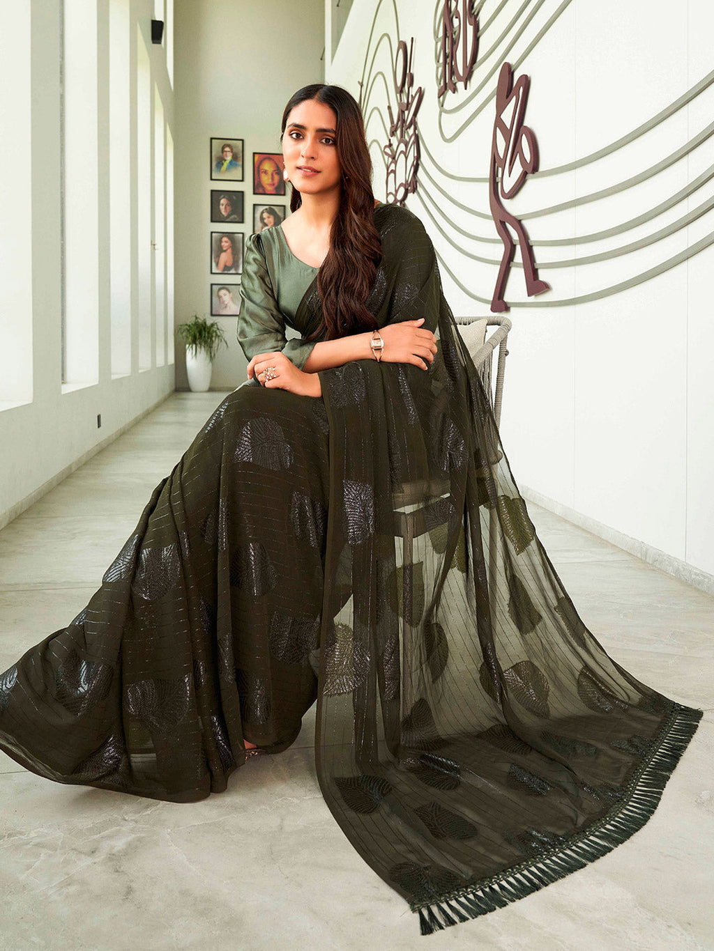 Tikhi Imli Green Floral Embellished Saree - Distacart