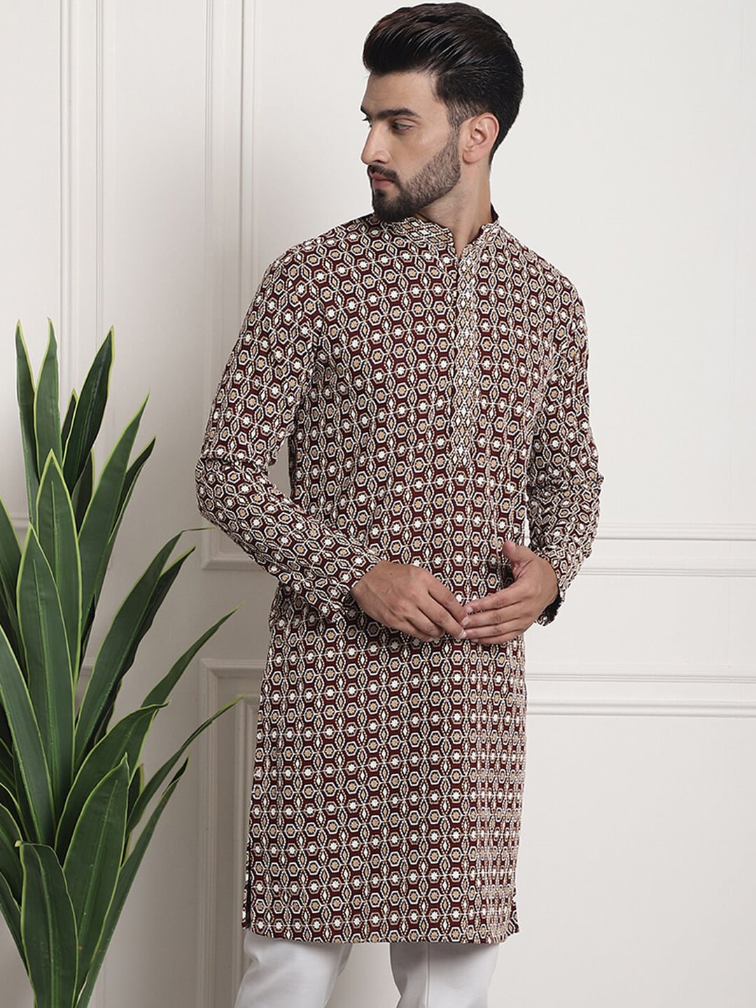Sojanya Geometric Embroidered Mandarin Collar Kurta