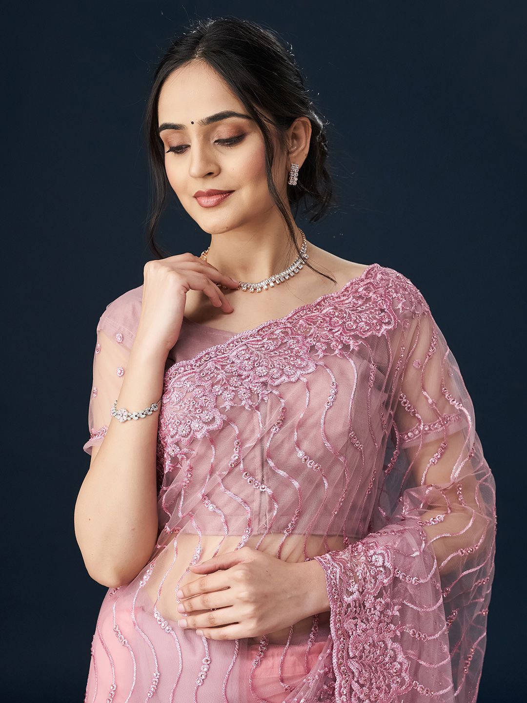 kasee Geometric Embroidered Sarees - Distacart