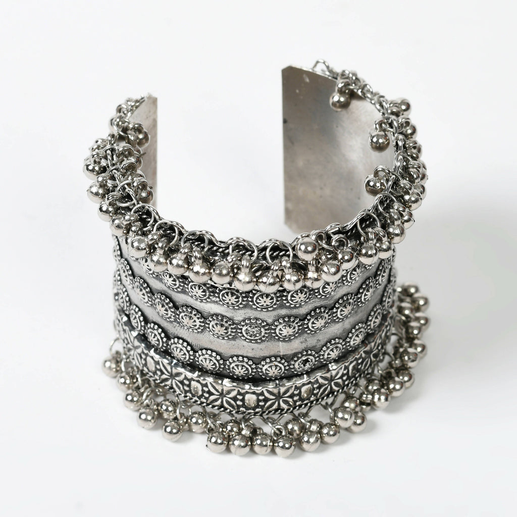 Mominos Fashion Joharkamal Oxidised Silver-Plated Ghungroo Handcraft Bracelet - Design 025 - Distacart