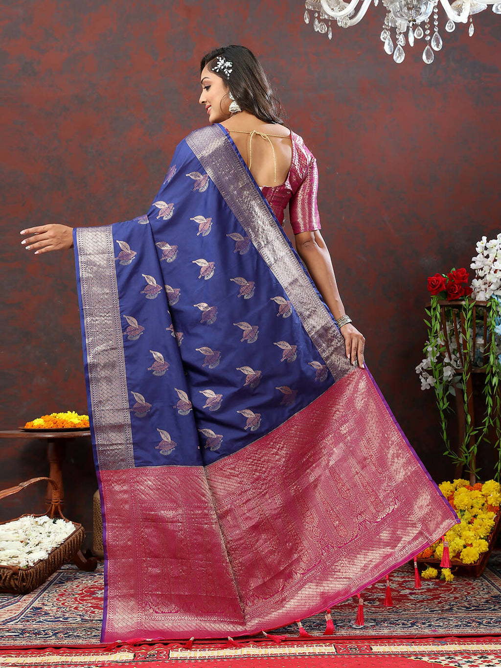 Lorenvalley Fashion Navyblue Soft Silk Woven Design Zari Weaving Saree