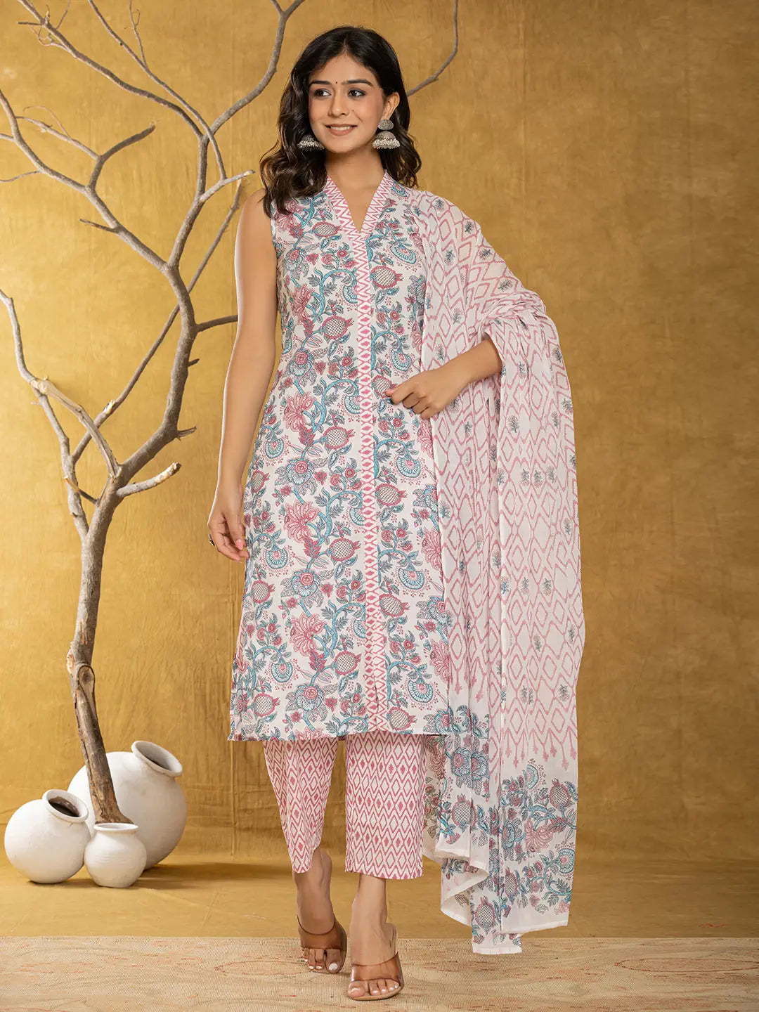 Yufta Cotton White Floral Print Kurta Dupatta Set
