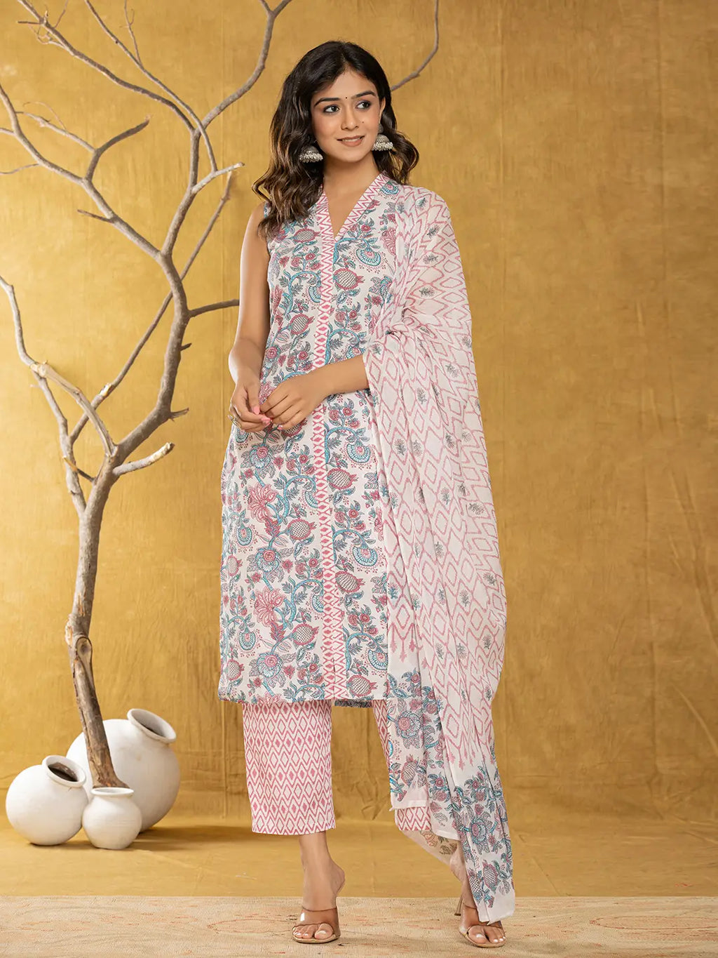 Yufta Cotton White Floral Print Kurta Dupatta Set