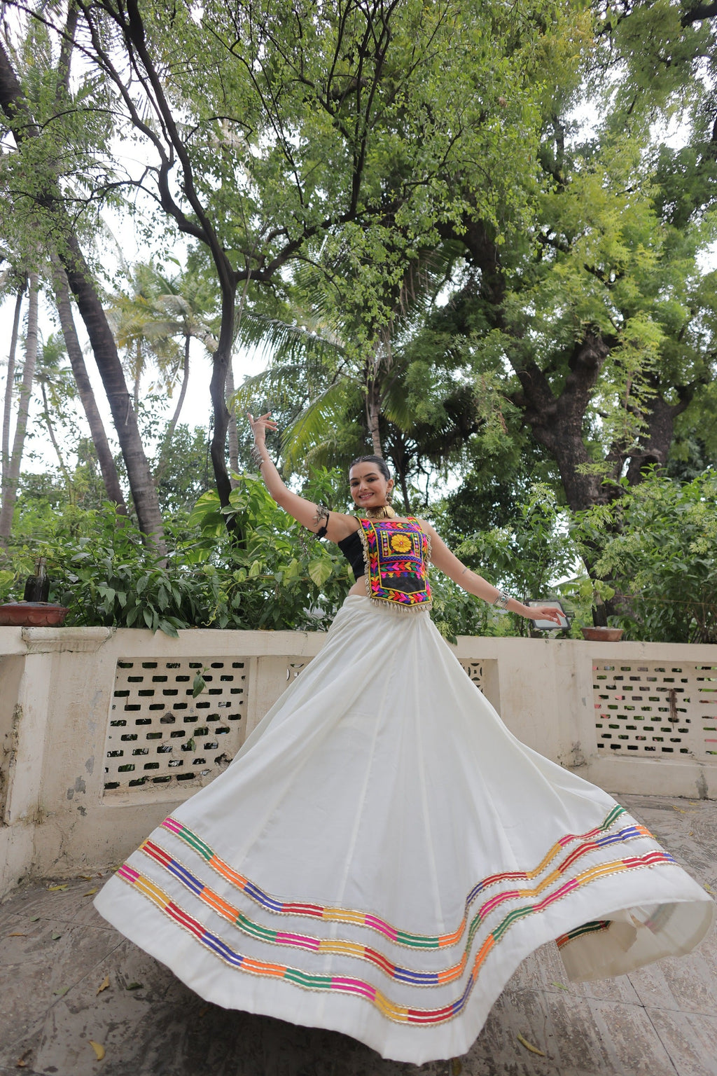 Lorenvalley Fashion White Roman Silk with Attractive Gota-Patti Lace Lehenga Choli