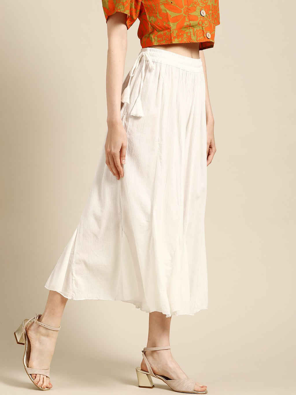 TAG 7 Women White Solid Crushed Flared Cropped Palazzos