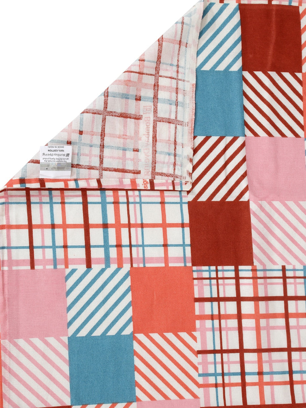 BOMBAY DYEING Marigold Pink Geometric Cotton 104 TC King Bedsheet & 2 Pillow Covers