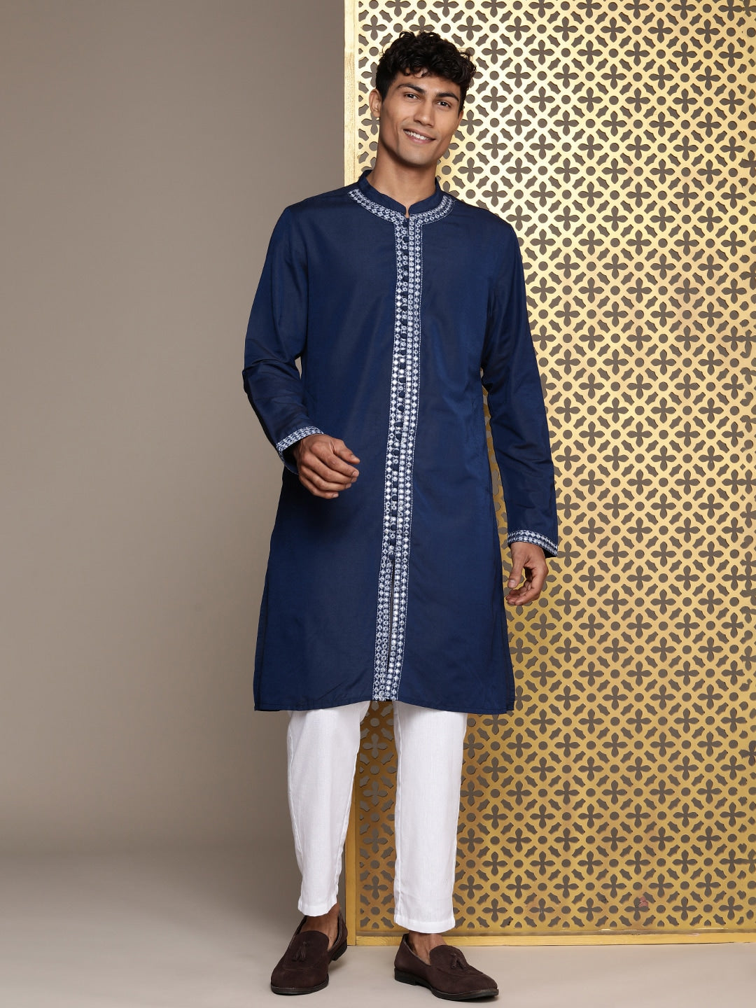 House of Pataudi Men Jashn Embroidered Mirror Work Kurta