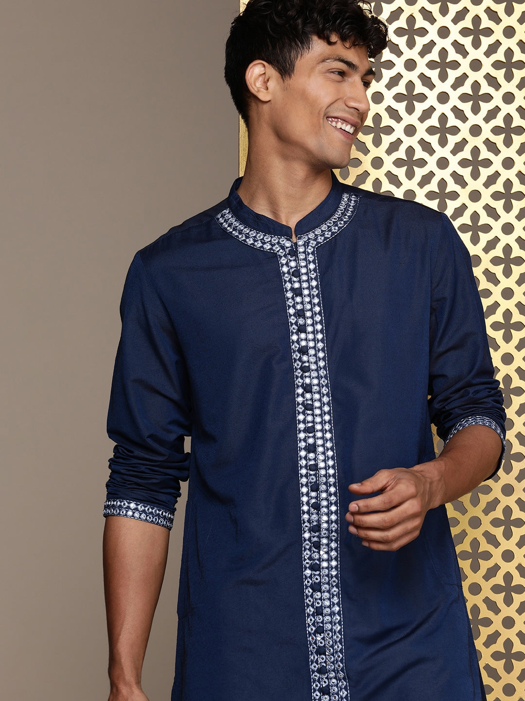 House of Pataudi Men Jashn Embroidered Mirror Work Kurta