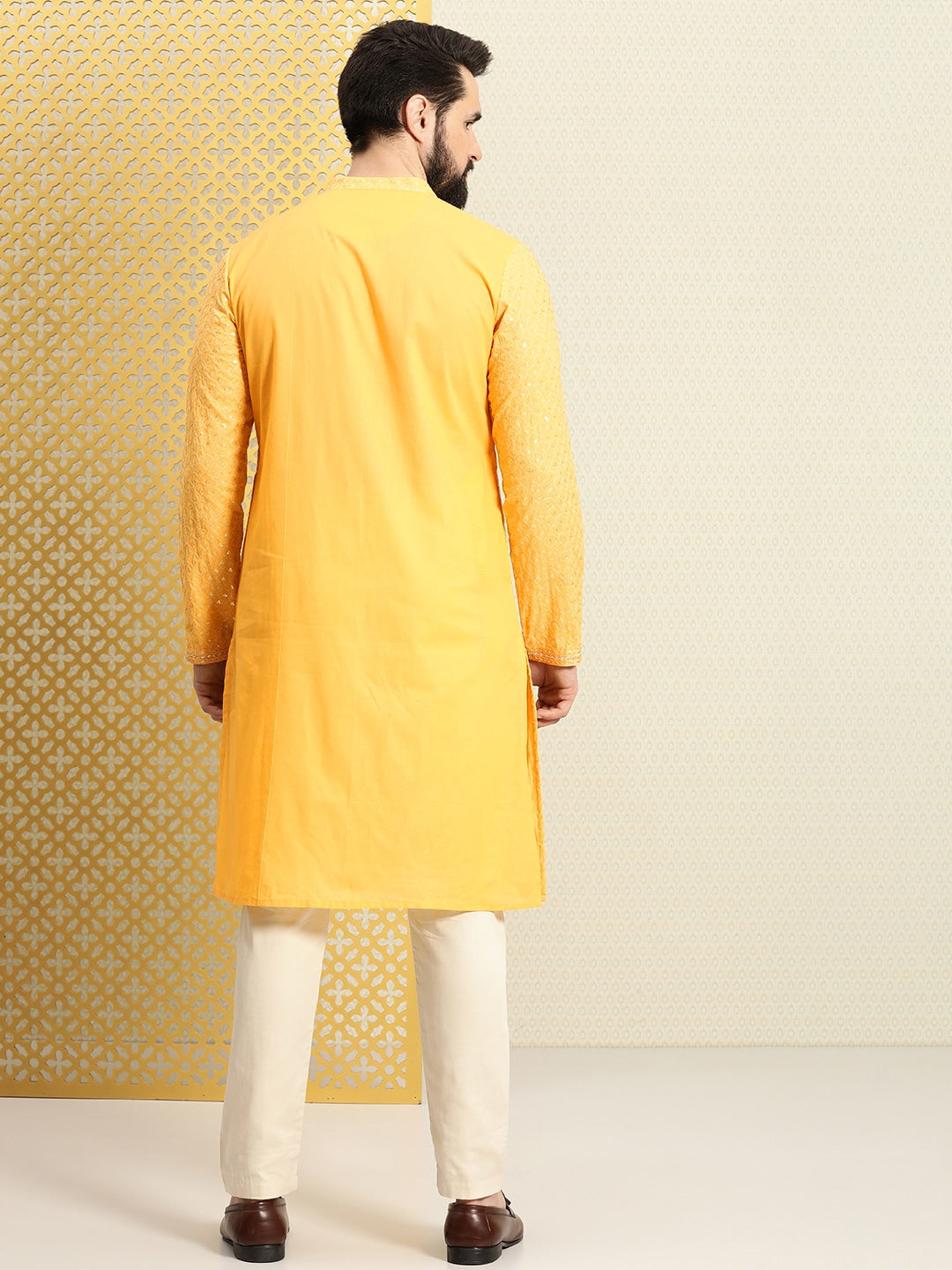 House of Pataudi Jashn Sequinned Embroidered Straight Kurta
