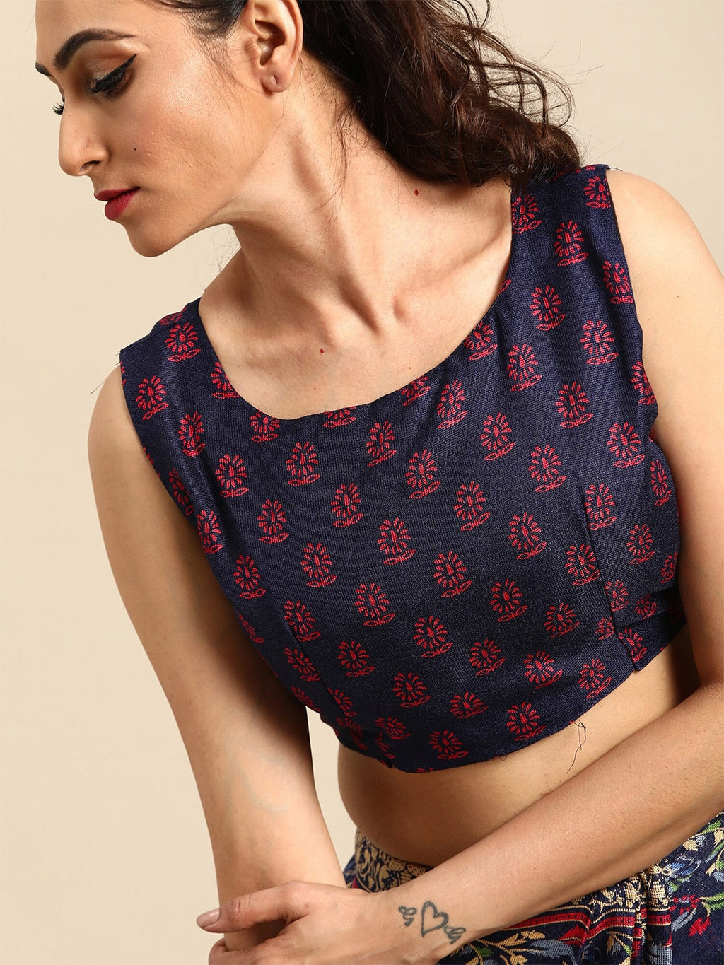 Saree Mall Navy Blue & Red Floral Jute Silk Block Print Sarees