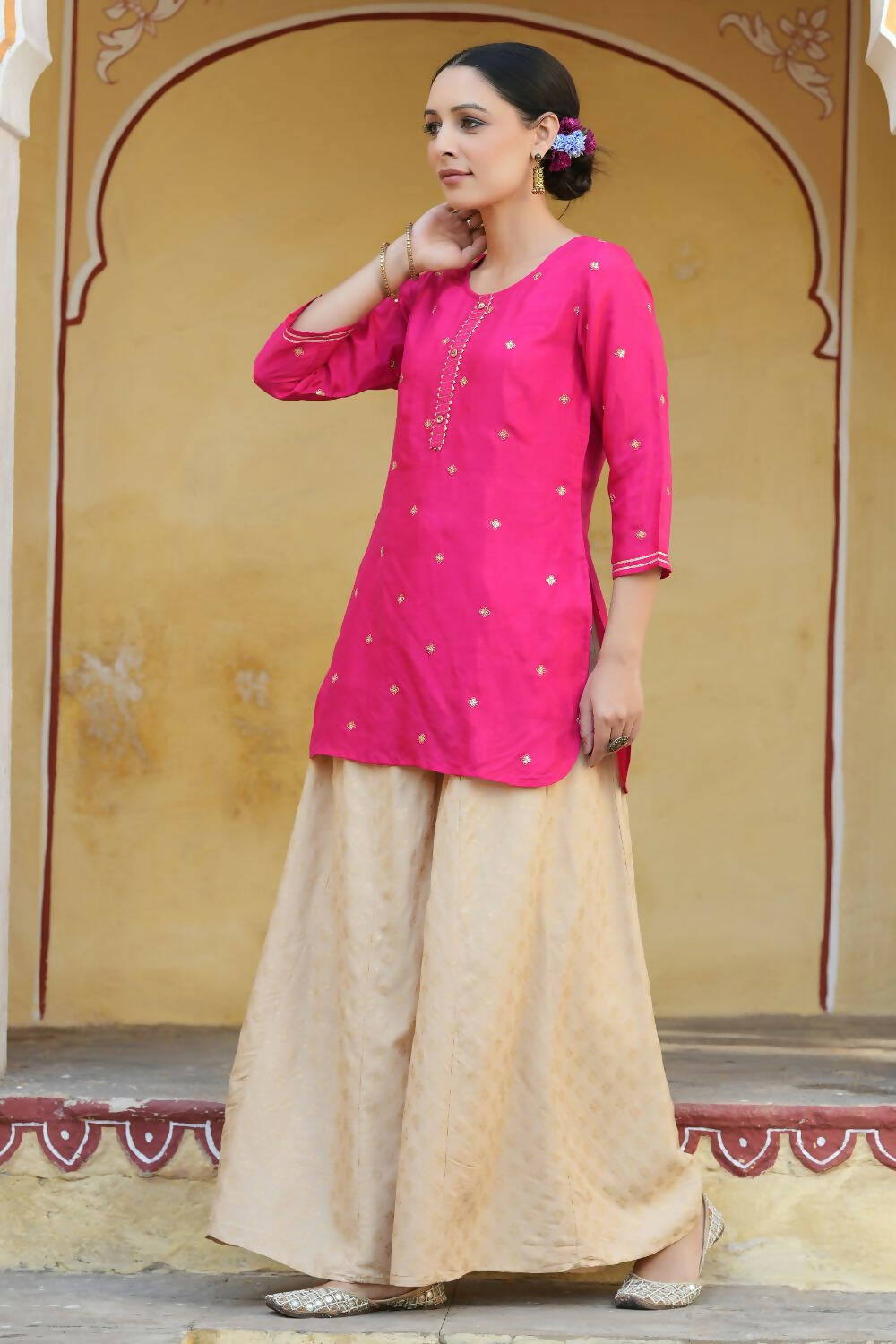 Juniper Women Fuchsia Shantoon Embroidered Straight Tunic
