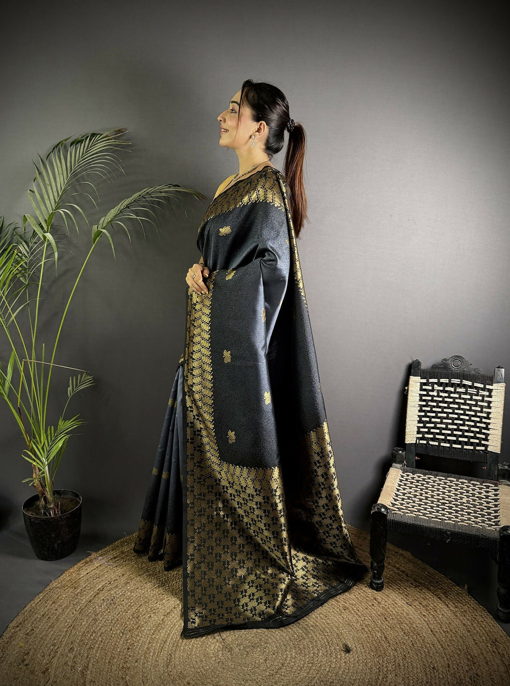 Joban Fashion Grey Handloom Silk Ikkat Saree - Distacart