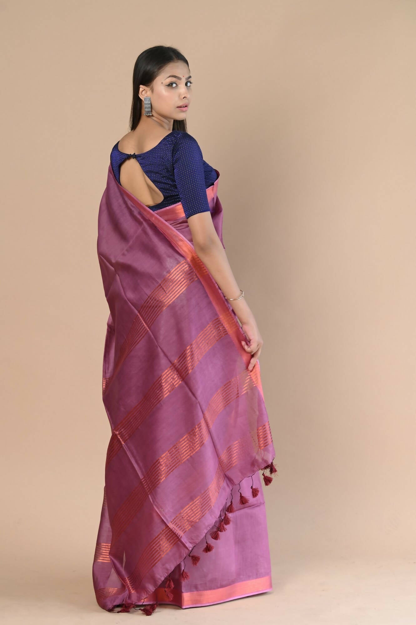 Very Much Indian Handloom Cotton Silk Maheshwari Saree With Sleek Golden Border - Maroon - Distacart