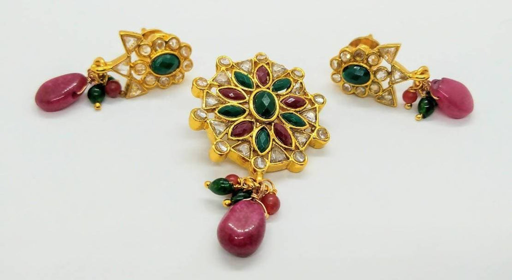 Multicolor Uncuts Pendant Set
