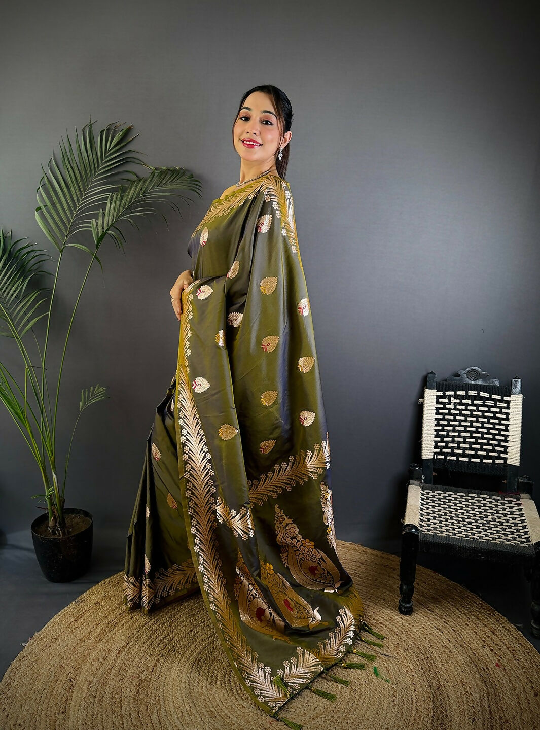 Joban Fashion Banarasi Mehendi Green Woven Soft Silk Saree - Distacart